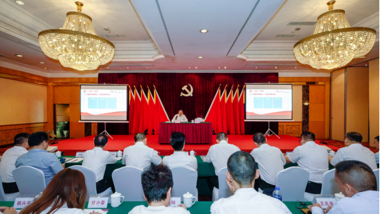 尊龙凯时集团任丁书记带头讲授“不忘初心、牢记使命”主题教育专题党课