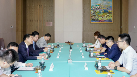 省尊龙凯时集团党委书记、董事长任丁与腾讯“王者荣耀”CTO邓君、腾讯大成网总裁郑亮座谈交流